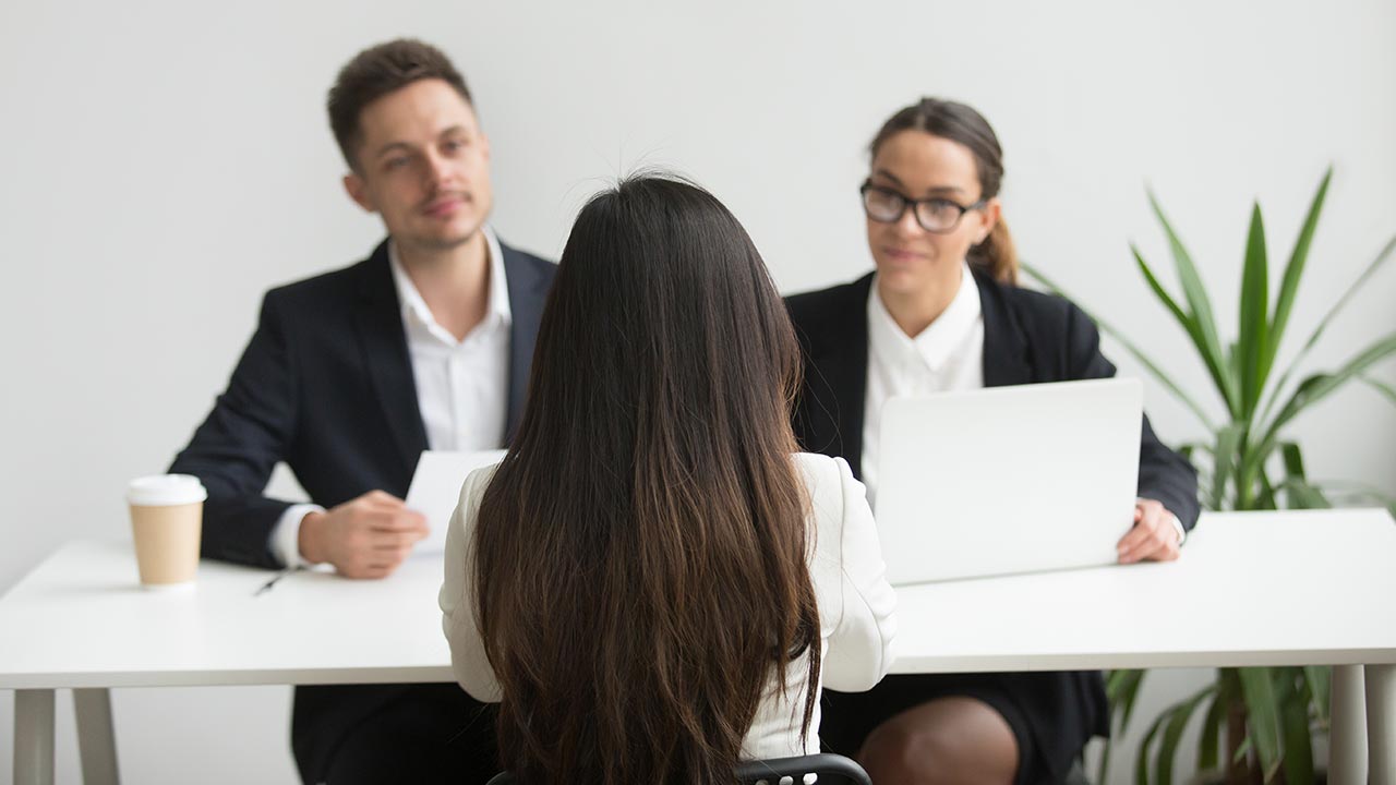 চাকরির ইন্টারভিউতে ভালো করবেন যেভাবে