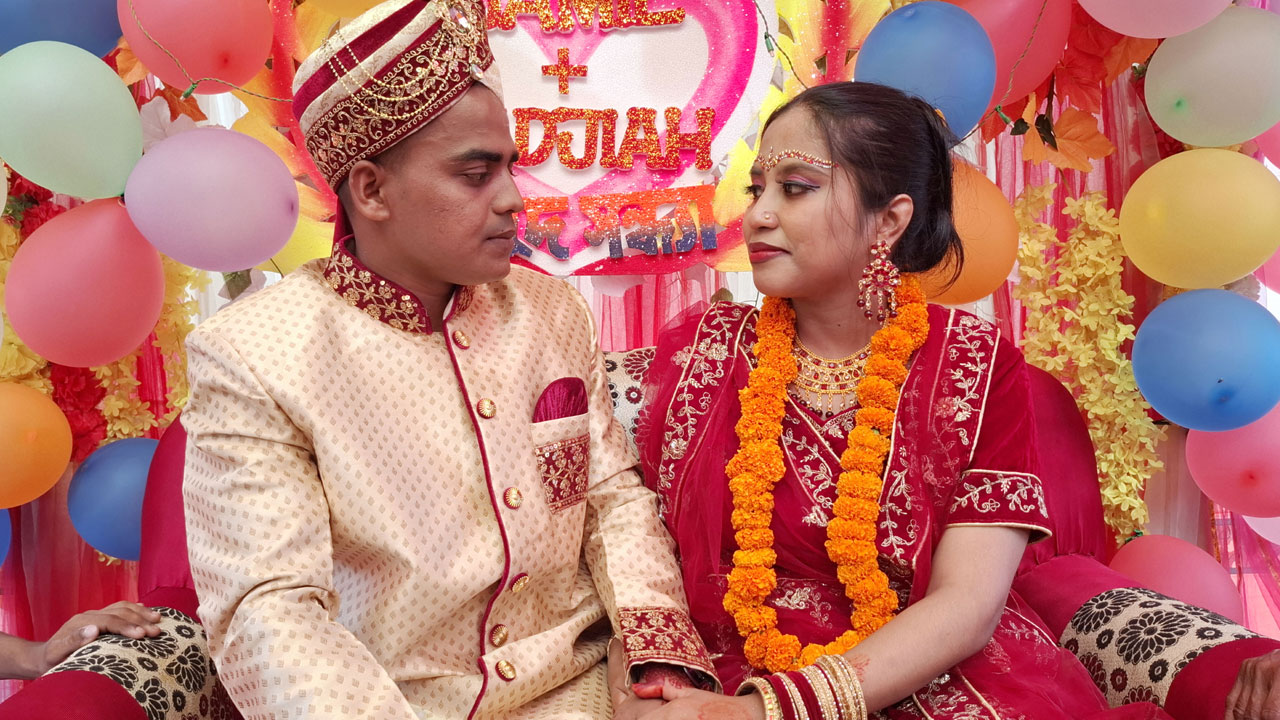 প্রেমের টানে নওগাঁয় মালয়েশিয়ান তরুণী, বসলেন বিয়ের পিঁড়িতে