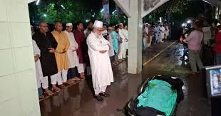 কুষ্টিয়ায় মা-বাবার কবরে সংগীতশিল্পী ফরিদা পারভীনের দাফন সম্পন্ন