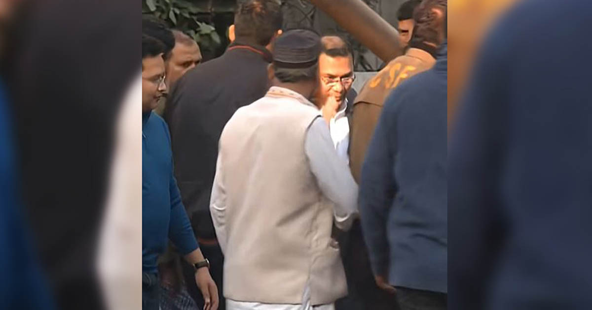 তারেক রহমান পায়ে হেঁটে বাসা থেকে অফিসে গেলেন