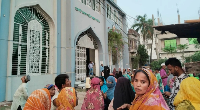 নারায়ণগঞ্জে মসজিদের ষষ্ঠ তলার ছাদ থেকে নিচে পড়ে এক শিশুর মৃত্যু
