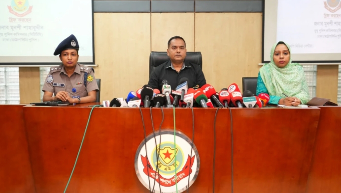 ডিজিটাল ডিভাইসে প্রশ্নফাঁসের জাল, গ্রেফতার ৪ কারিগর
