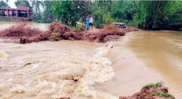 বন্যায় মৌলভীবাজারে হাজারো মানুষ পানিবন্দি