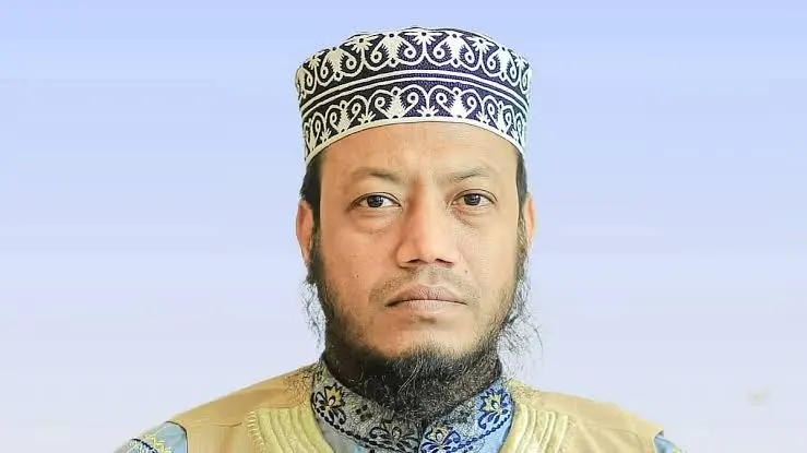 কুষ্টিয়া-৩ আসনের এমপি মুফতি আমির হামজার বিরুদ্ধে গ্রেপ্তারি পরোয়ানা