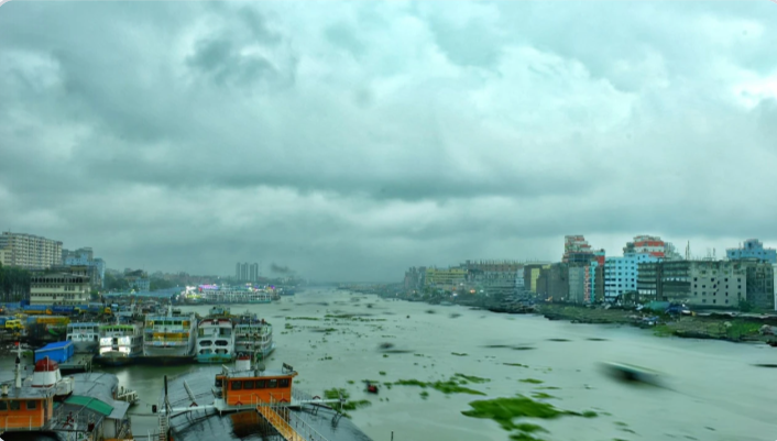 ৮০ কিলোমিটার বেগে ঝড়ের শঙ্কা, সঙ্গে ভারী বৃষ্টির পূর্বাভাস